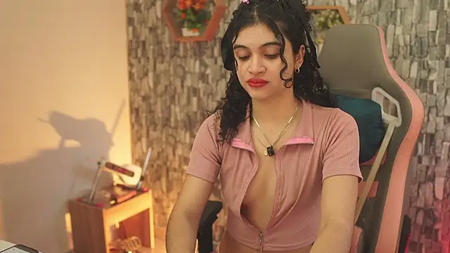 bonniie 98  online show from July 14, 7:29 pm