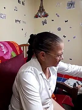 katrina perez online show from October 8, 10:25 pm