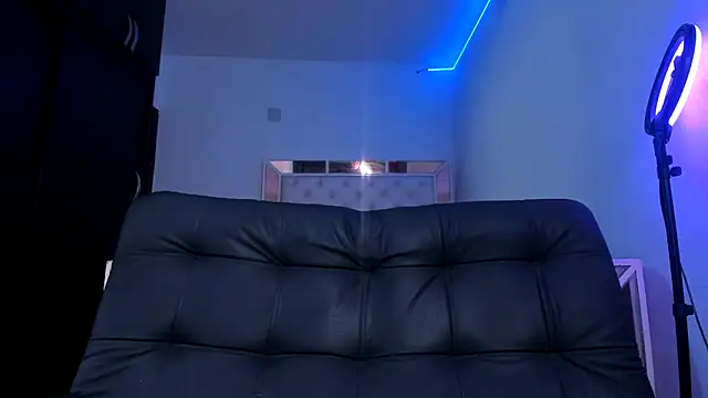 Bella  hamilton online show from May 27, 1:27 am