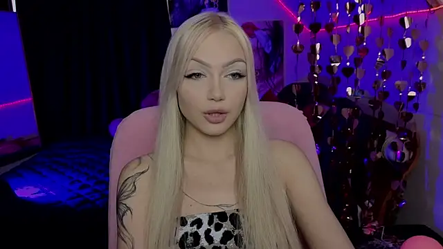 LinaLirian online show from July 27, 10:34 am