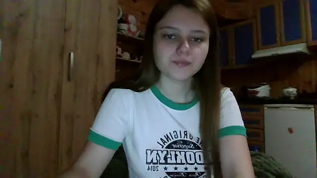 Snapshot of Little_shygirl chatting on September 19, 2:32 am Little shygirl online show from September 19, 2:32 am