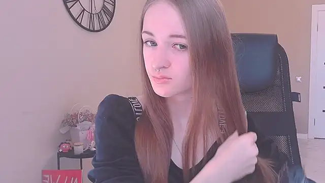 Snapshot of KateKayer chatting on September 25, 8:35 am KateKayer online show from September 25, 8:35 am
