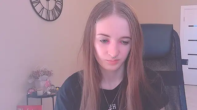 Snapshot of KateKayer chatting on October 1, 8:52 am KateKayer online show from October 1, 8:52 am