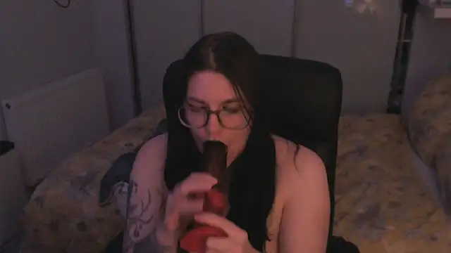 GothSuccubusBabe online show from May 5, 9:40 pm