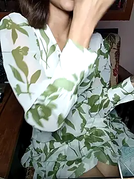 Isha Sax online show from October 4, 5:39 pm