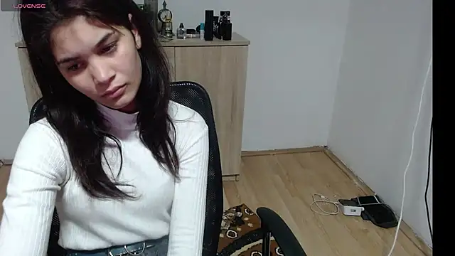 MalloryMyers online show from October 27, 8:25 pm