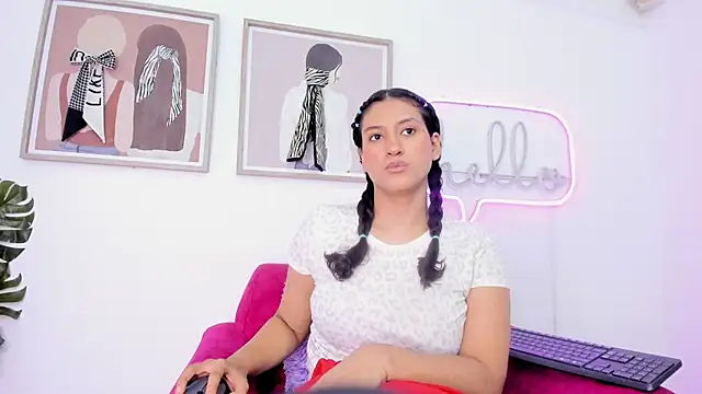 niia7 online show from June 14, 7:14 pm