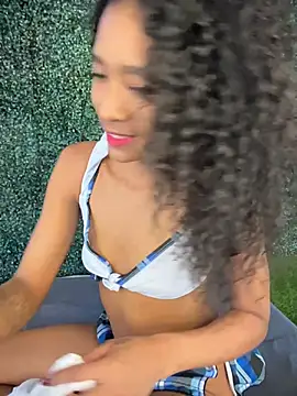 SweetCheeksXXX online show from June 18, 9:30 pm