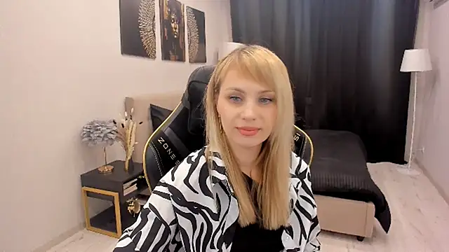 LindaSandy 1 online show from November 25, 10:39 am