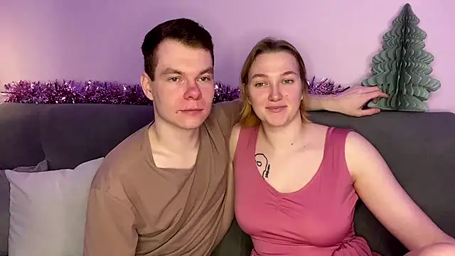 julielourens online show from December 5, 8:03 am