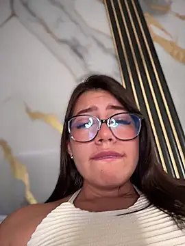 sara calderon online show from May 12, 12:23 pm