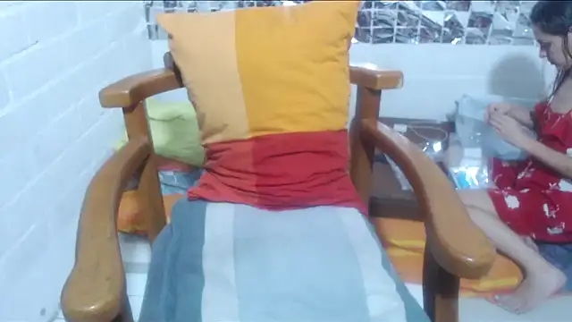 rose-crystal online show from February 5, 12:35 am