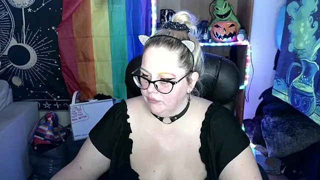 Kinky Witch online show from June 18, 5:29 pm