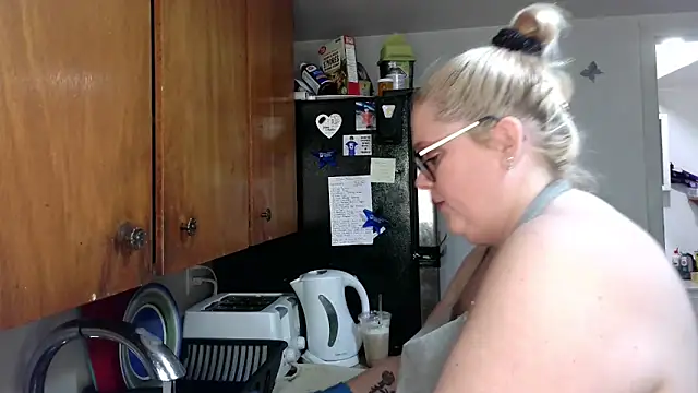 Kinky Witch online show from April 30, 6:02 pm