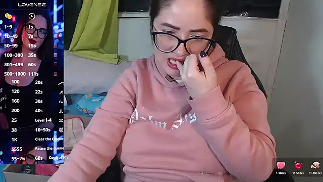 KrystalAdams online show from April 29, 3:04 pm