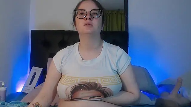 KrystalAdams online show from July 18, 2:30 pm