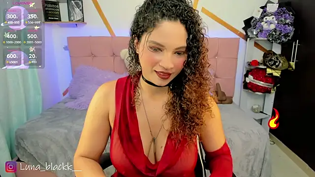 Luna blackk online show from June 18, 9:08 pm