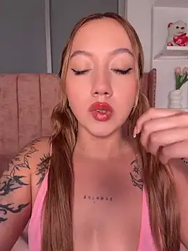 Becca Johnson u online show from May 16, 2:25 am