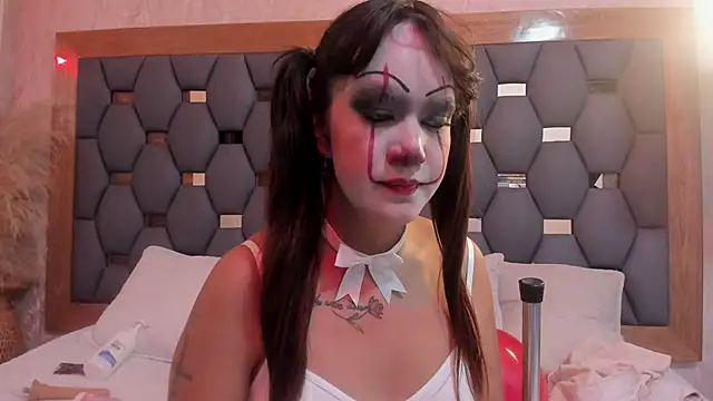 juliette pretty  online show from October 17, 8:56 pm