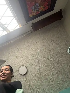 SALOME KORLAND online show from October 31, 1:15 pm