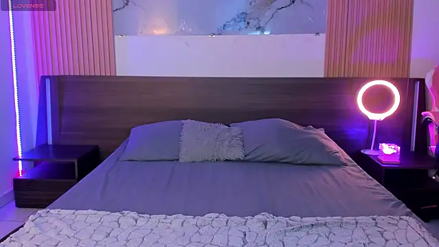 samanthaa moon online show from November 11, 11:13 pm