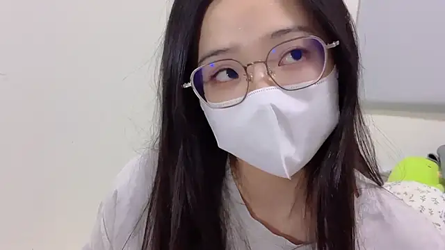 LHeart online show from October 17, 3:59 pm