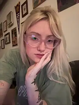 seeunexttuesday online show from November 11, 12:17 am