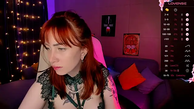 Snapshot of deboramoore chatting on October 4, 2:28 am deboramoore online show from October 4, 2:28 am