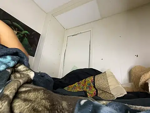 nuttybutter999999 online show from April 3, 2:59 pm