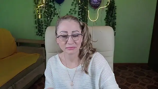 Snapshot of Habibi_Honeyy chatting on September 13, 4:53 am Habibi Honeyy online show from September 13, 4:53 am