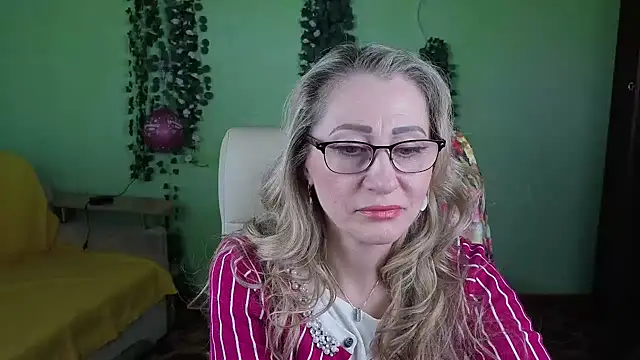 Snapshot of Habibi_Honeyy chatting on October 3, 4:50 am Habibi Honeyy online show from October 3, 4:50 am