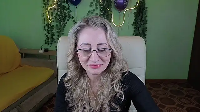 Snapshot of Habibi_Honeyy chatting on September 18, 11:09 am Habibi Honeyy online show from September 18, 11:09 am