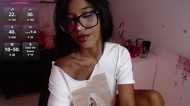 Snapshot of LeilaEbony chatting on September 12, 1:40 pm LeilaEbony online show from September 12, 1:40 pm