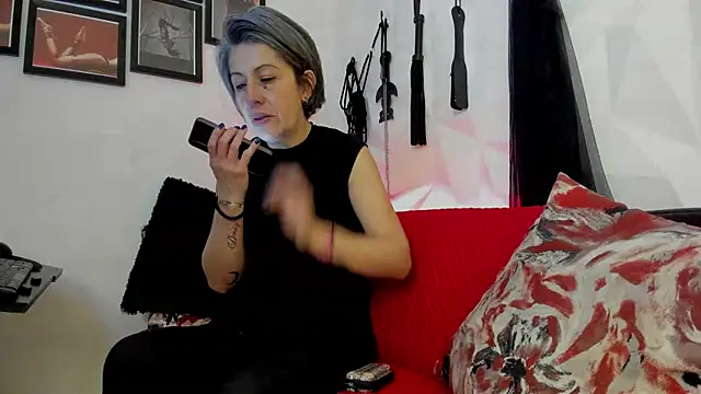 Snapshot of MistressNyx_cg chatting on October 16, 2:30 pm MistressNyx cg online show from October 16, 2:30 pm