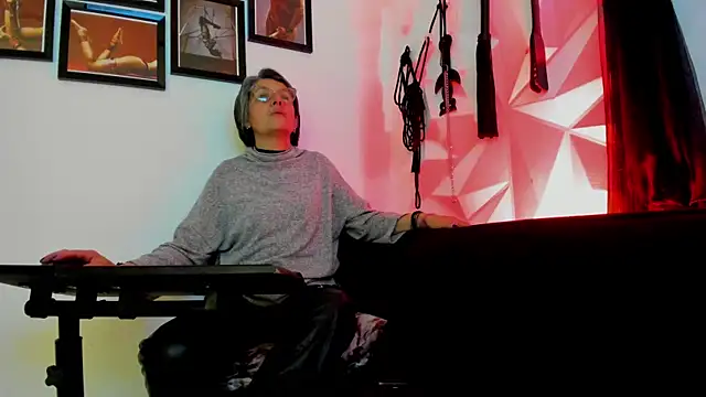 Snapshot of MistressNyx_cg chatting on October 14, 2:19 pm MistressNyx cg online show from October 14, 2:19 pm