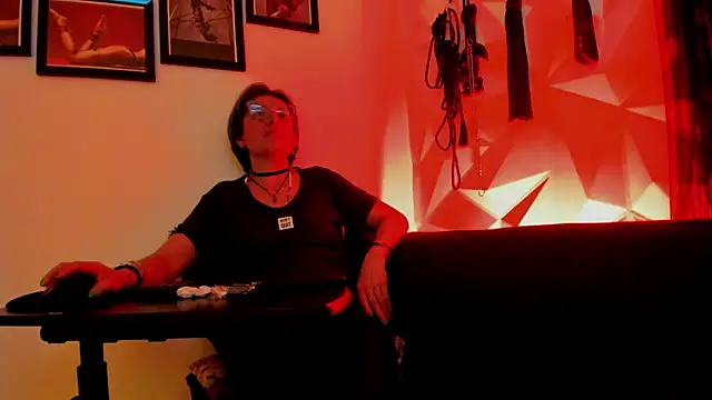 Snapshot of MistressNyx_cg chatting on October 9, 2:43 pm MistressNyx cg online show from October 9, 2:43 pm