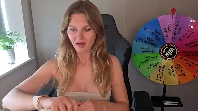 Lilly-Luscious online show from June 2, 1:56 pm