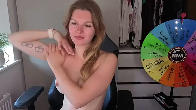 Lilly-Luscious online show from May 25, 8:13 am
