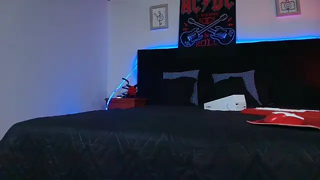 Alisse Moore online show from March 9, 12:19 pm