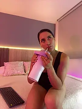 Atenea Clerk online show from April 28, 11:36 am