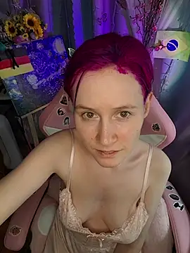 Fuzzy Unicorn online show from July 6, 7:05 pm