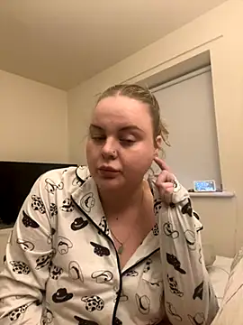 IslaMae online show from November 19, 11:16 pm