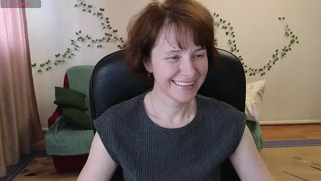 Lia Tito online show from April 28, 1:15 pm