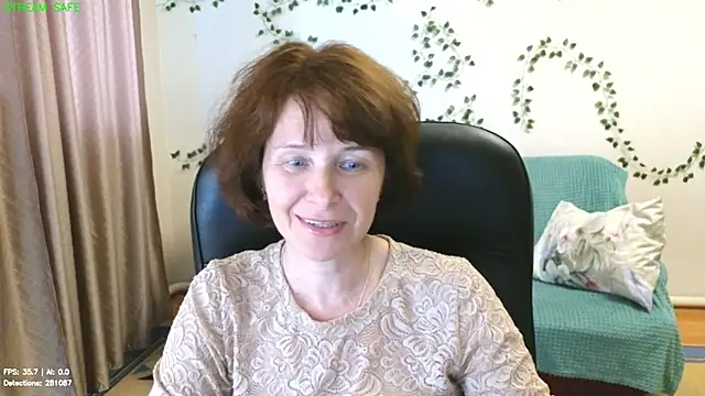 Lia Tito online show from June 29, 1:33 pm