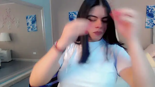 maddissonivanova online show from February 12, 7:37 pm