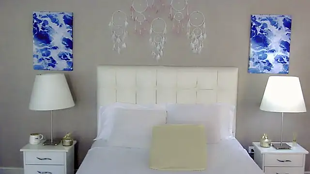 maddissonivanova online show from October 4, 7:18 pm