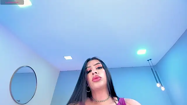 LeahLombardi  online show from December 4, 3:53 am