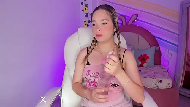 jana parissi online show from December 22, 6:11 pm