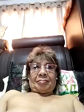 OliviaMorris1 online show from May 3, 7:39 pm