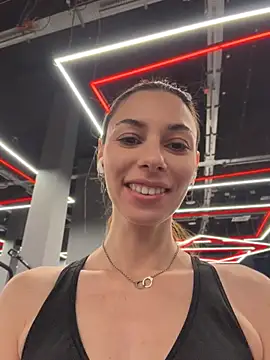 Amelie Crosby online show from July 2, 1:50 pm